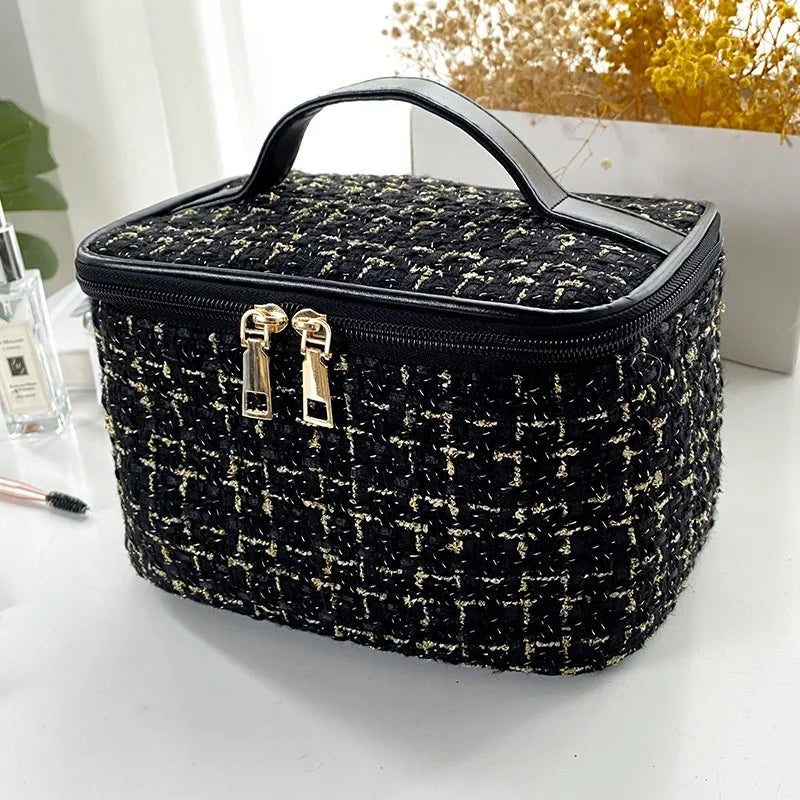 Knitted Style Portable Makeup Bag