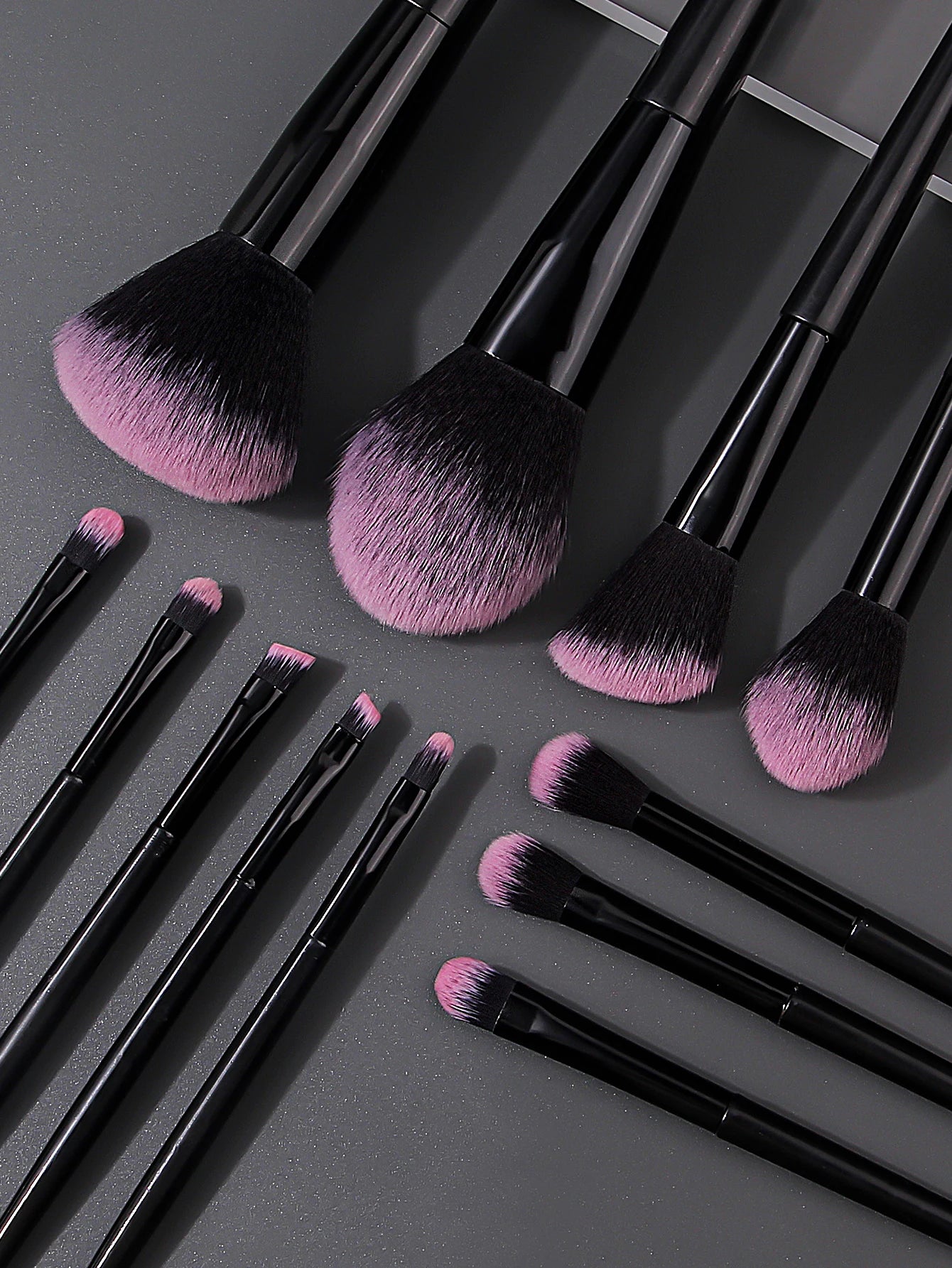 17 Makeup Brush Set 12 Makeup Brushes w/ Makeup Egg Triangle Powder Puff & Storage