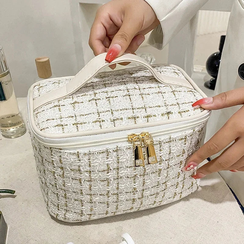 Knitted Style Portable Makeup Bag