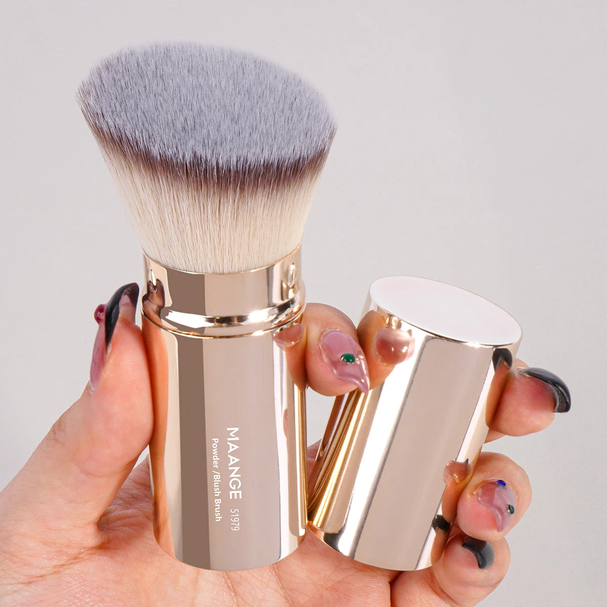 MAANGE 1PCS Retractable Foundation Makeup Brush Soft Dense Blusher Powder Concealer Makeup Brush Portable Cosmetic Makeup Tools