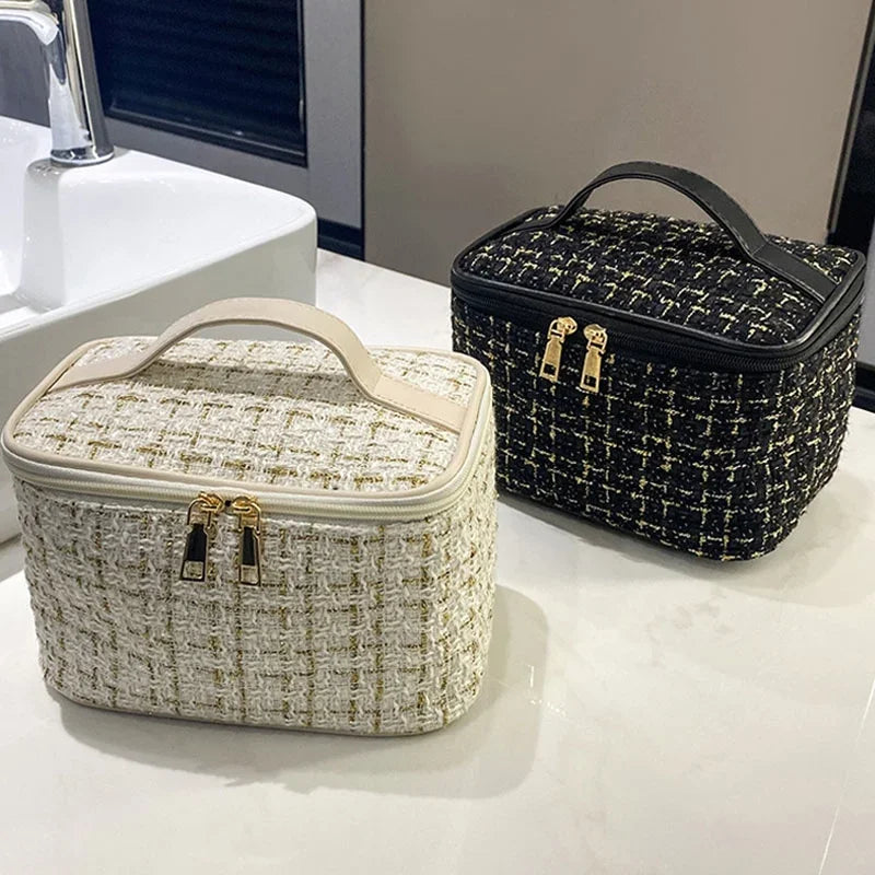 Knitted Style Portable Makeup Bag