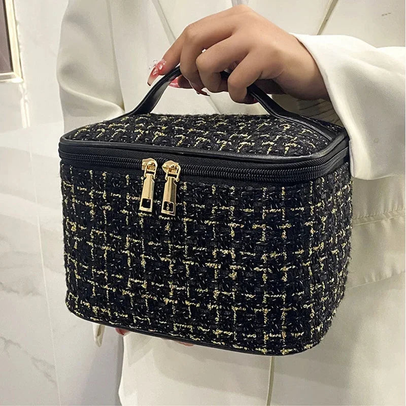Knitted Style Portable Makeup Bag